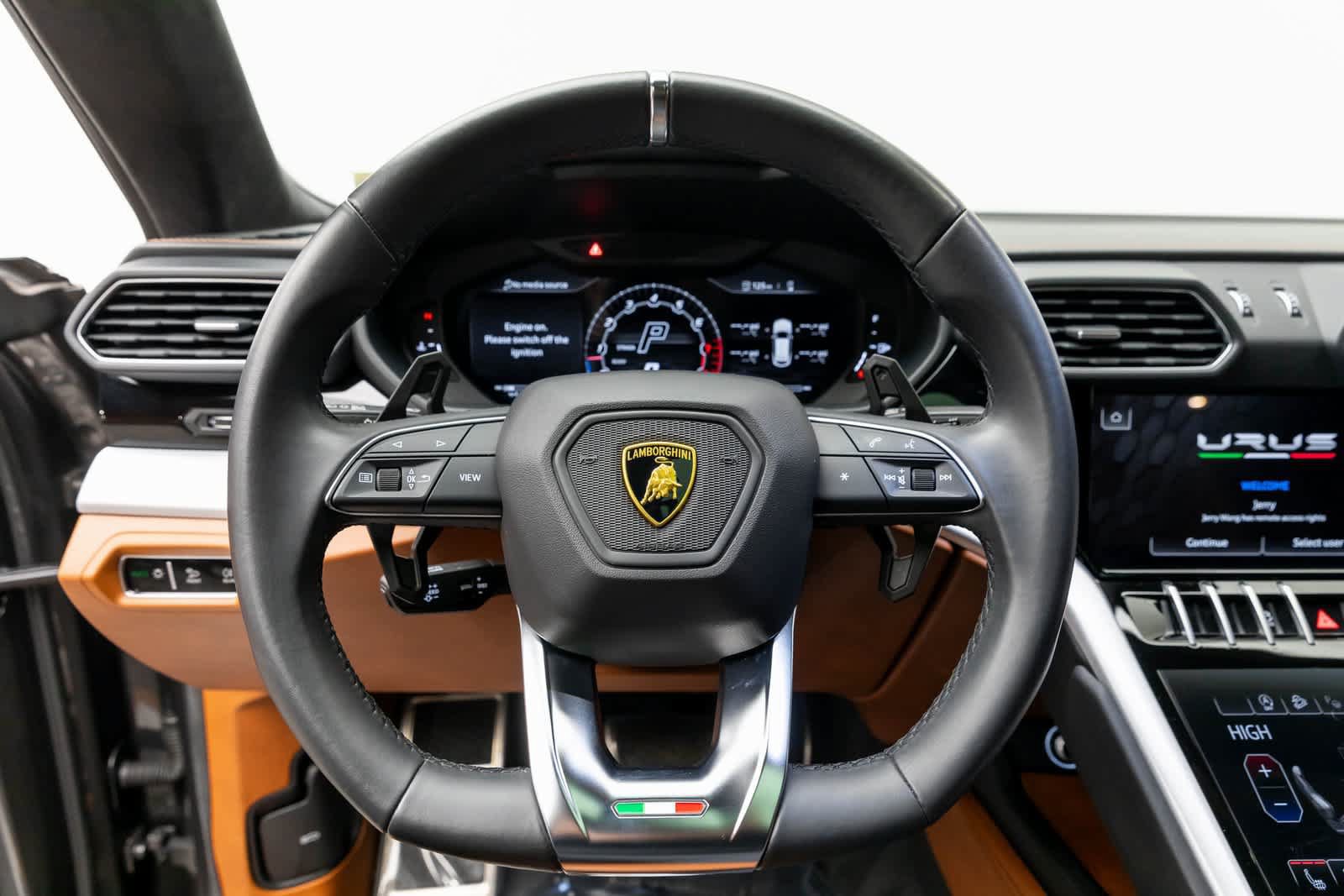 Used 2022 Lamborghini Urus AWD/4WD image 17