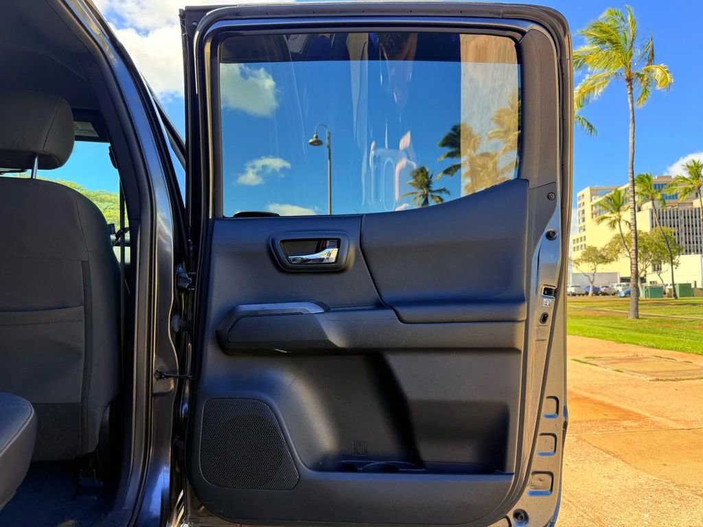 Used 2016 Toyota Tacoma SR5 image 16