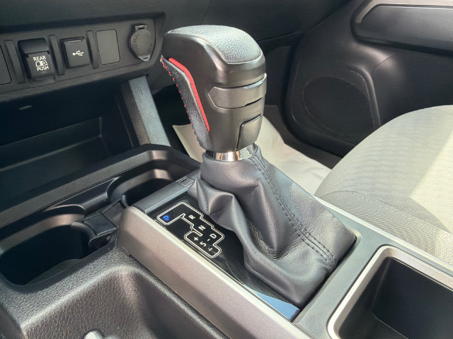 Used 2022 Toyota Tacoma SR5 w/ Technology Package RWD image 30