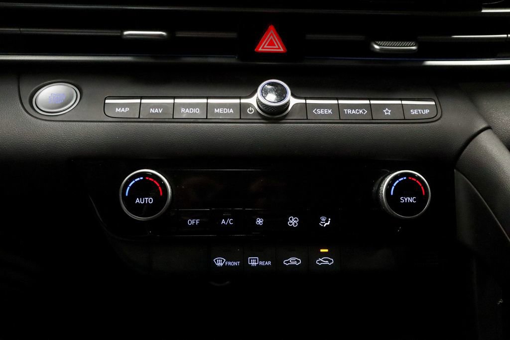 Certified 2024 Hyundai Elantra SEL image 31