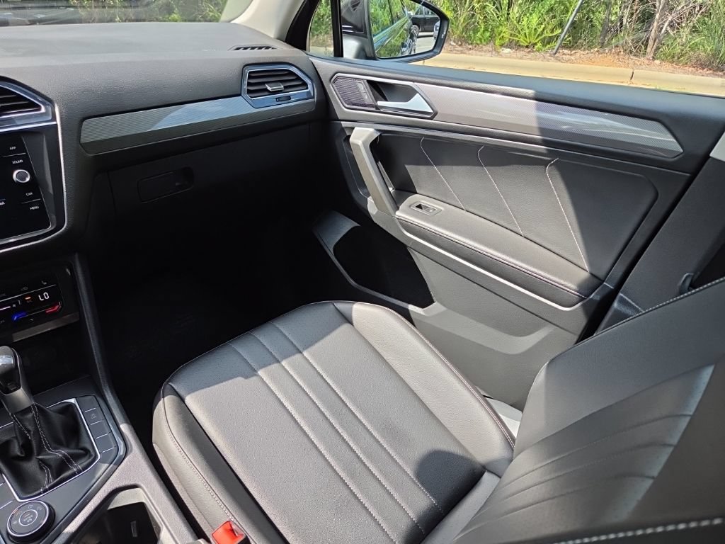 Used 2022 Volkswagen Tiguan SE AWD/4WD image 33
