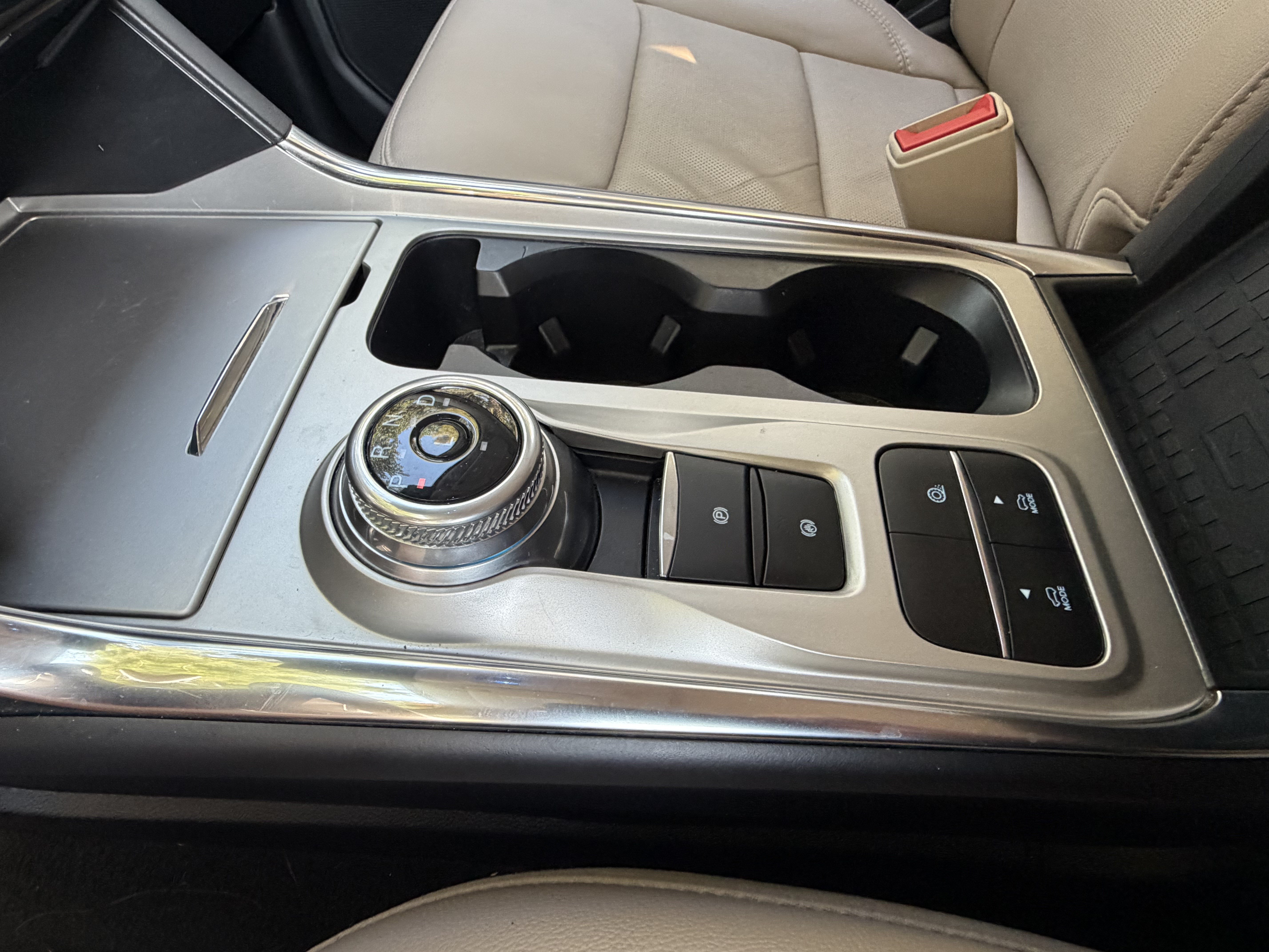 Used 2022 Ford Explorer Limited w/ Equipment Group 301A RWD image 28