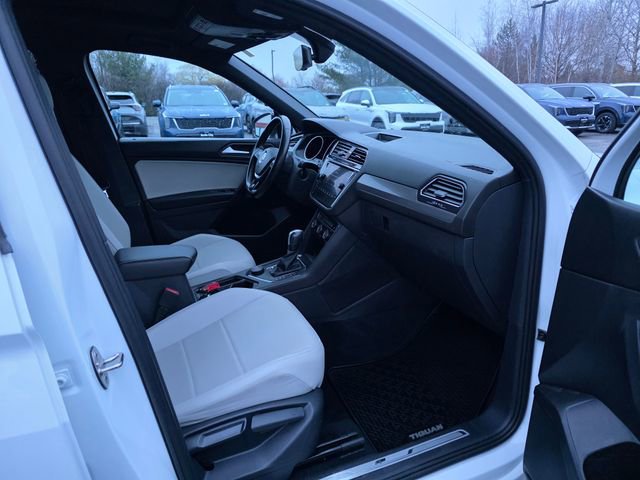 Used 2021 Volkswagen Tiguan SE R-Line image 11
