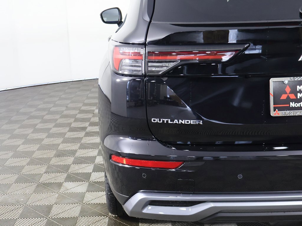 New 2026 Mitsubishi Outlander SE image 17
