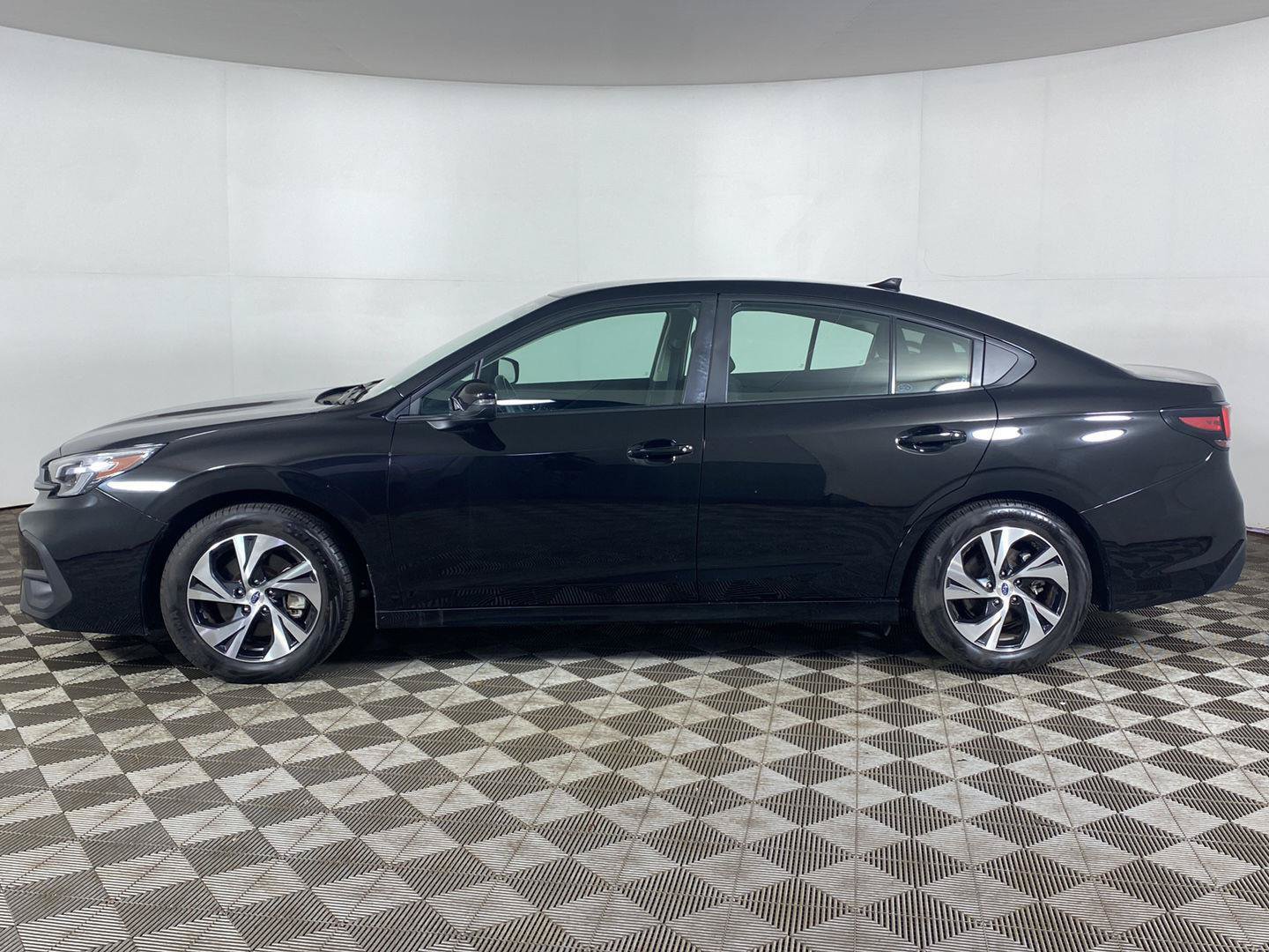Used 2025 Subaru Legacy Premium AWD/4WD image 8