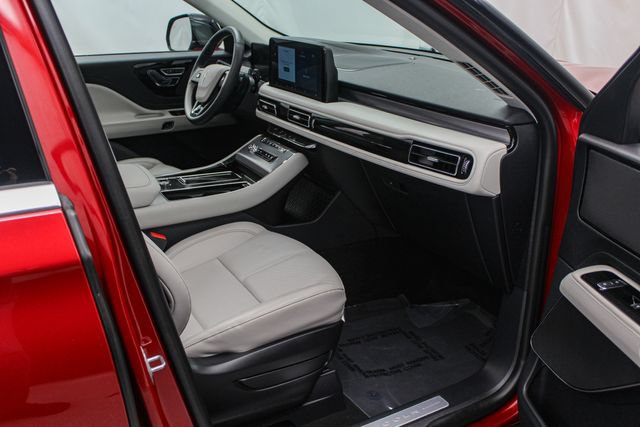 Used 2025 Lincoln Aviator AWD image 20