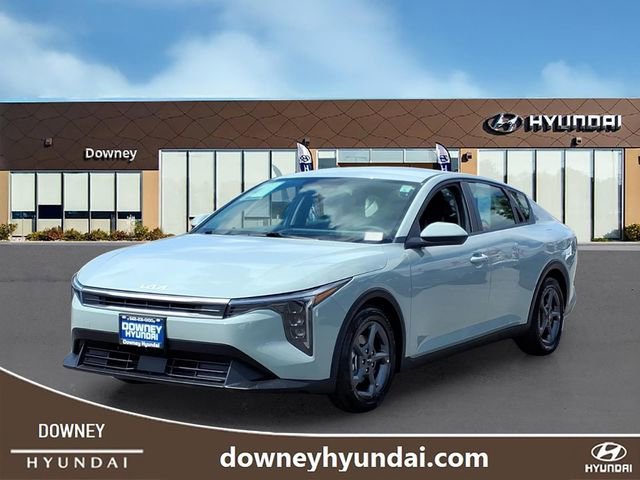 Used 2025 Kia K4 LXS image 1