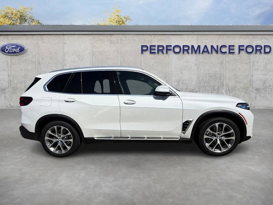 Used 2024 BMW X5 xDrive40i AWD/4WD image 6