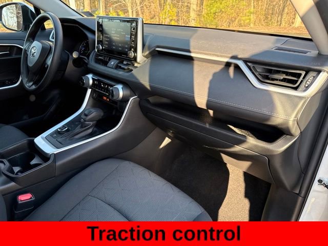 Used 2021 Toyota RAV4 XLE w/ Convenience Package image 24
