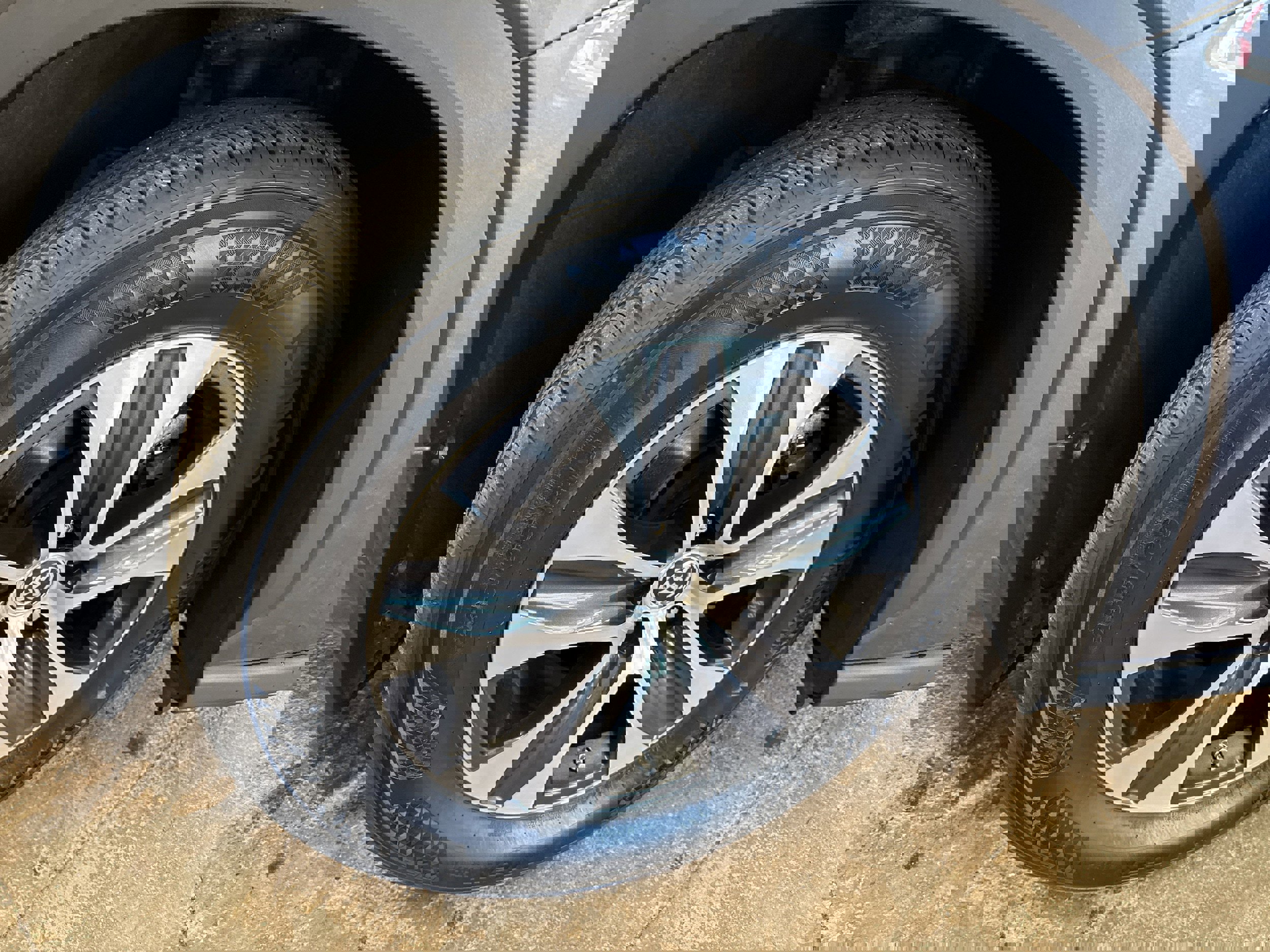 Used 2022 Toyota Highlander XLE image 14