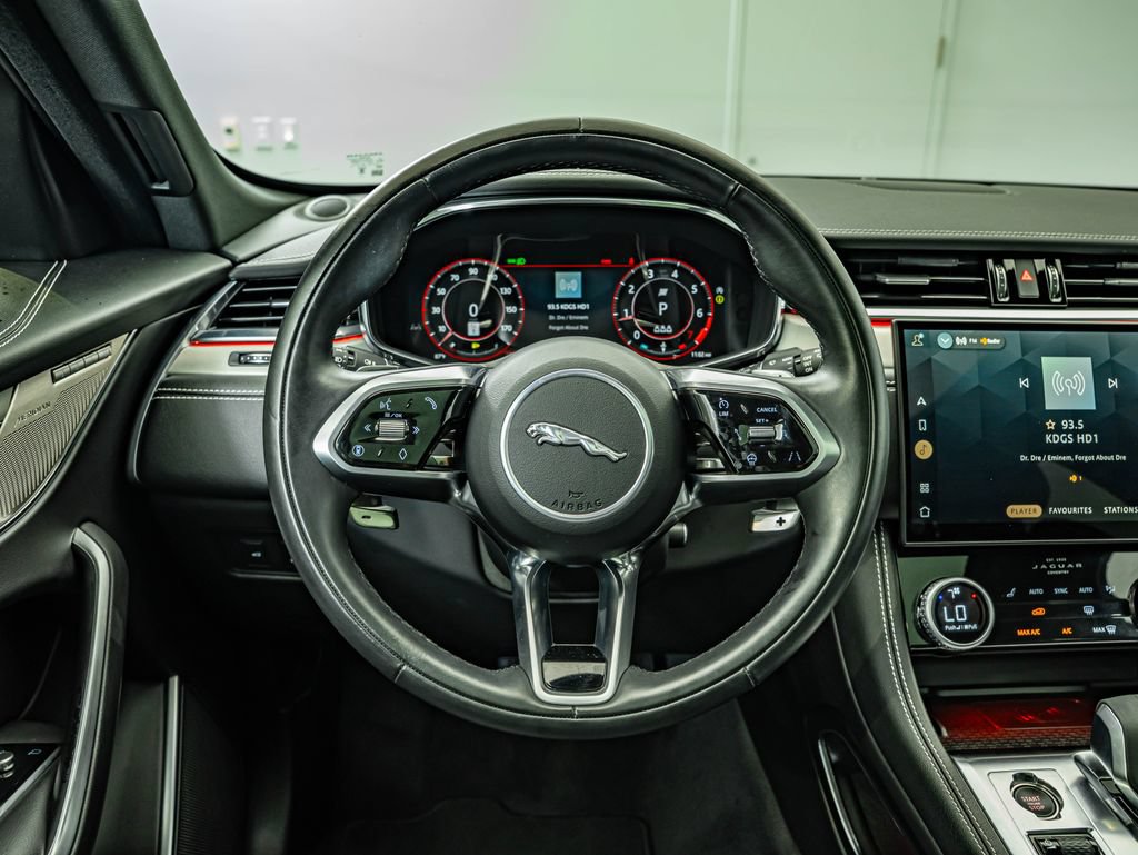 Used 2025 Jaguar F-PACE R-Dynamic S AWD/4WD image 23