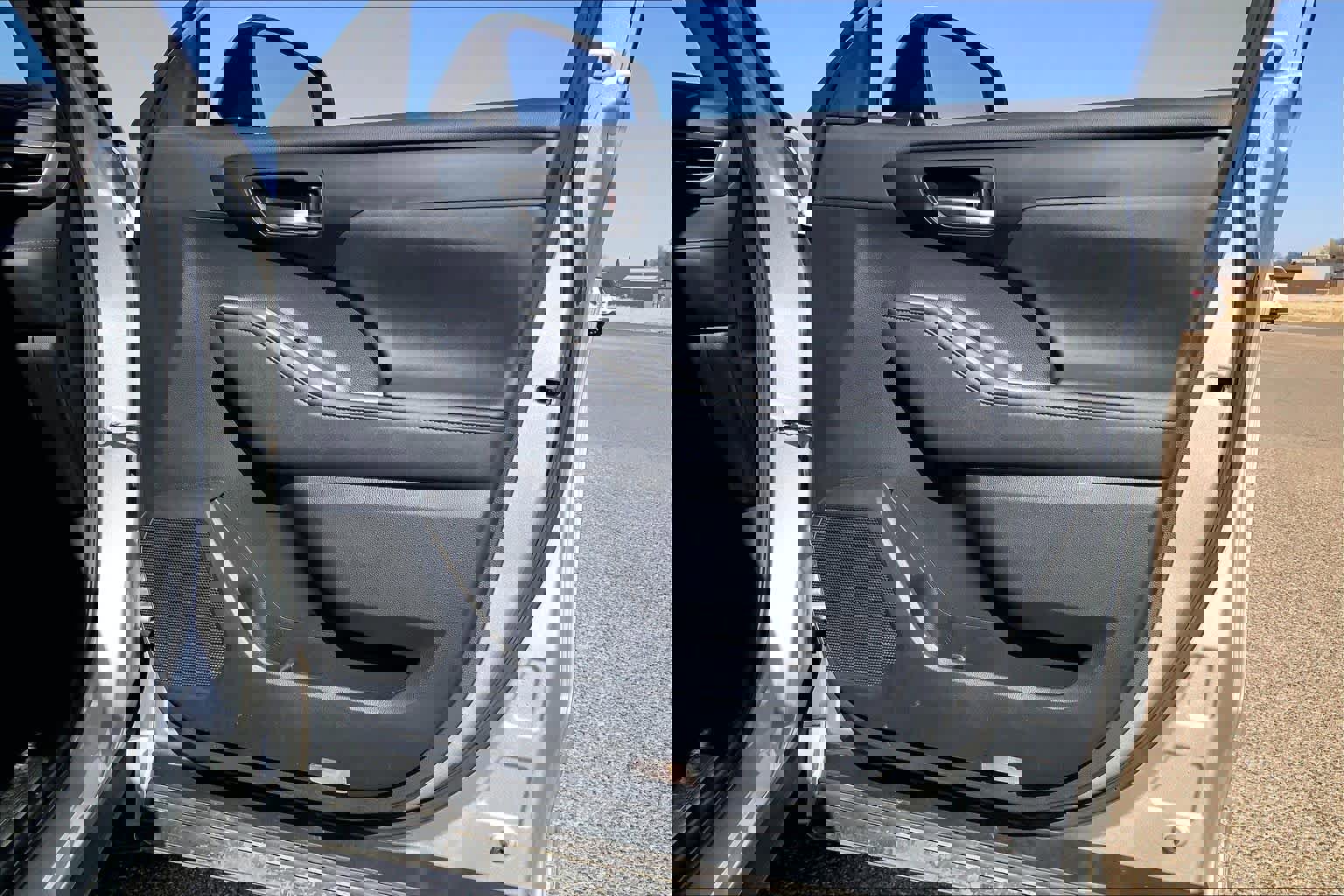 Used 2023 Toyota Highlander XLE image 23