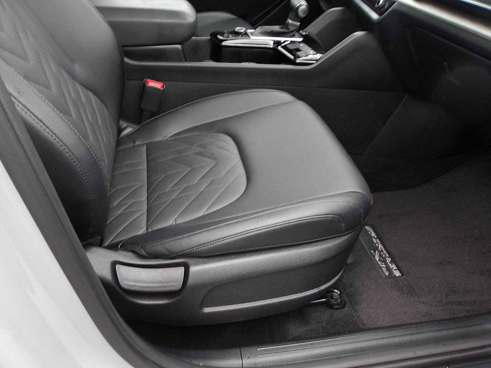 Used 2025 Kia Sportage X-Line w/ Premium Package image 10