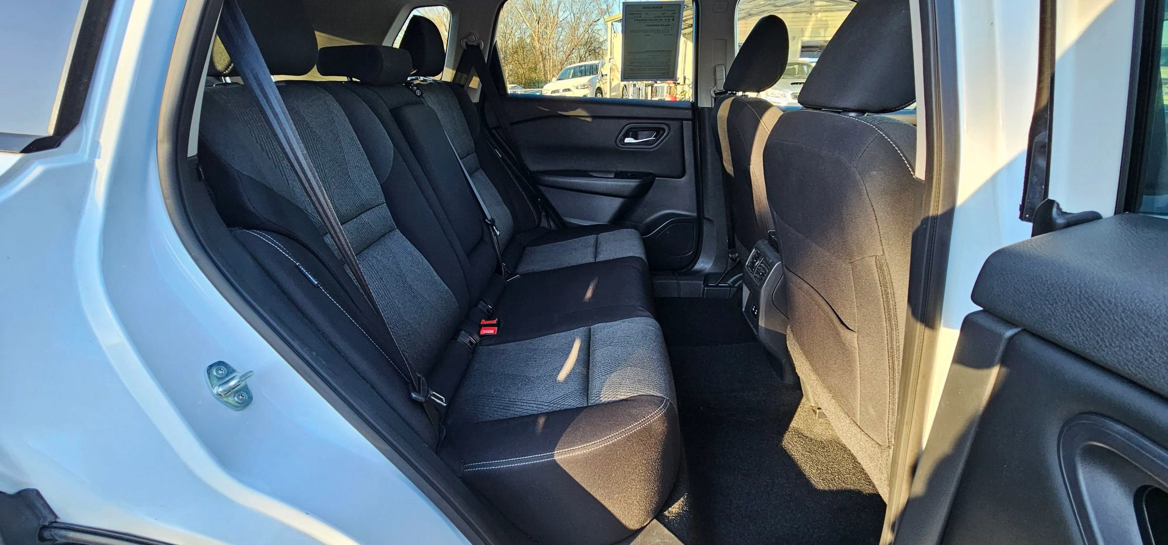 Used 2024 Nissan Rogue SV image 16