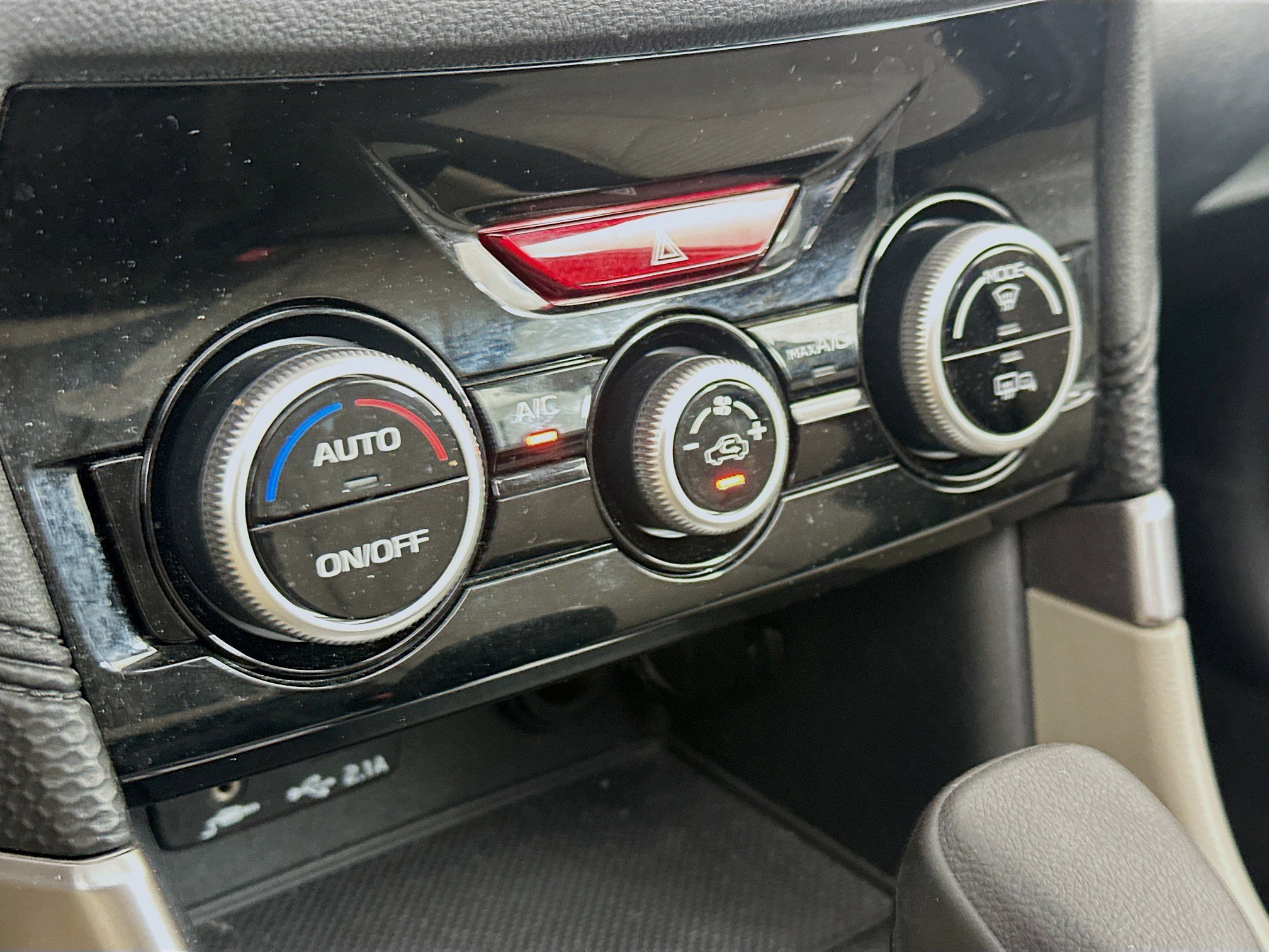 Used 2019 Subaru Forester Premium AWD/4WD image 23