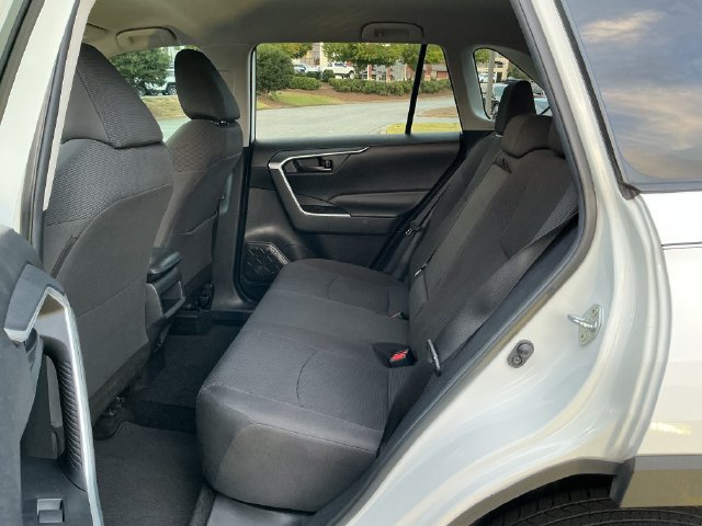 Used 2021 Toyota RAV4 LE FWD image 25