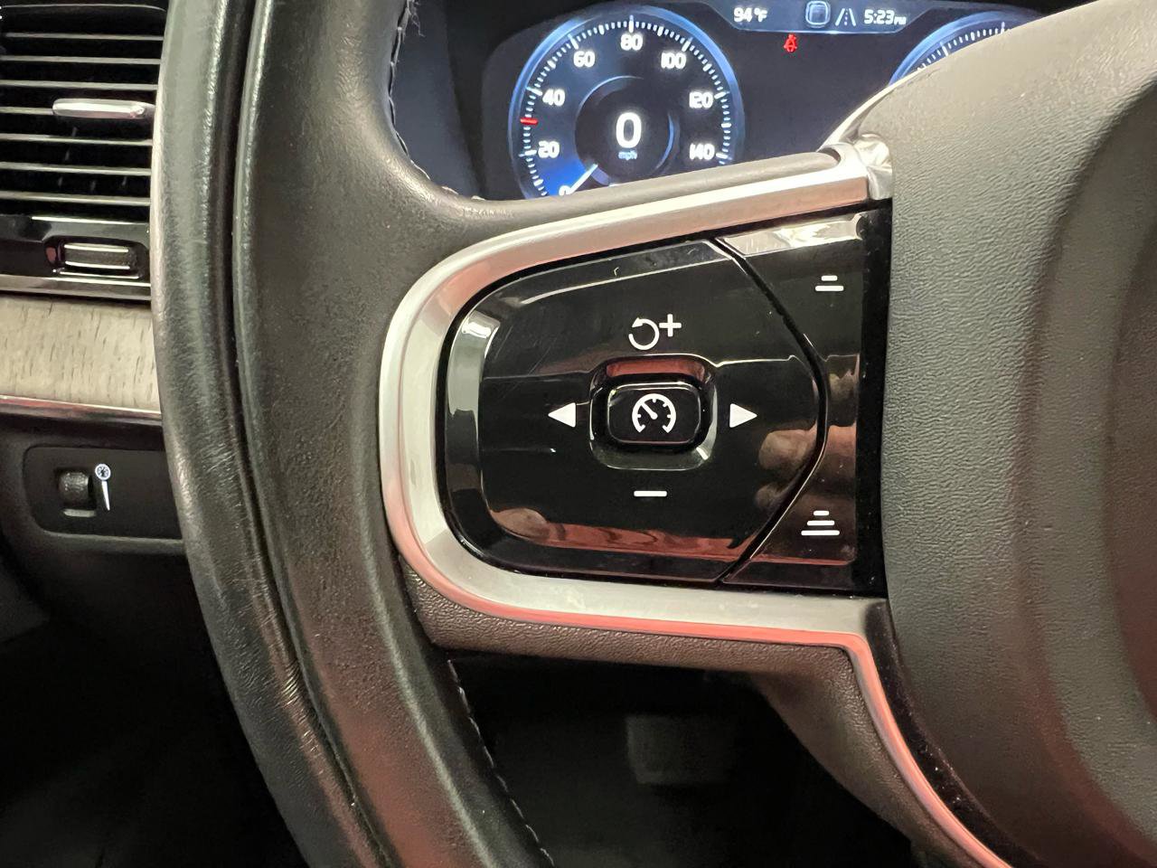 Used 2022 Volvo XC90 T6 Inscription w/ Advanced Package AWD/4WD image 26