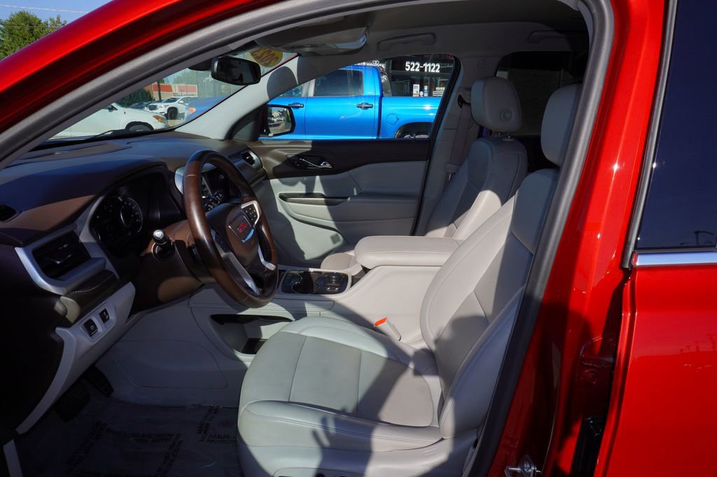 Used 2023 GMC Acadia SLT image 24