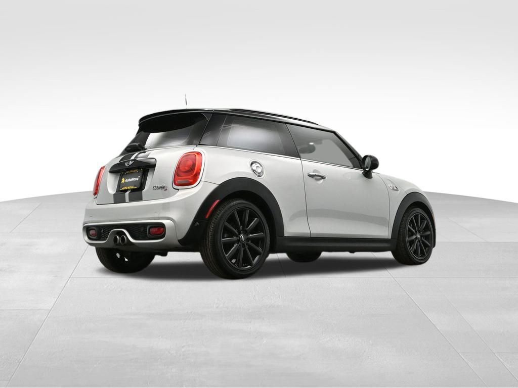 Used 2018 MINI Cooper S image 32