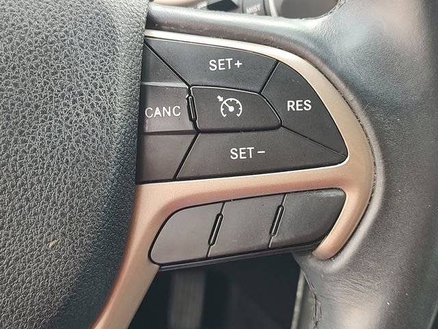 Used 2016 Jeep Cherokee Latitude FWD image 19