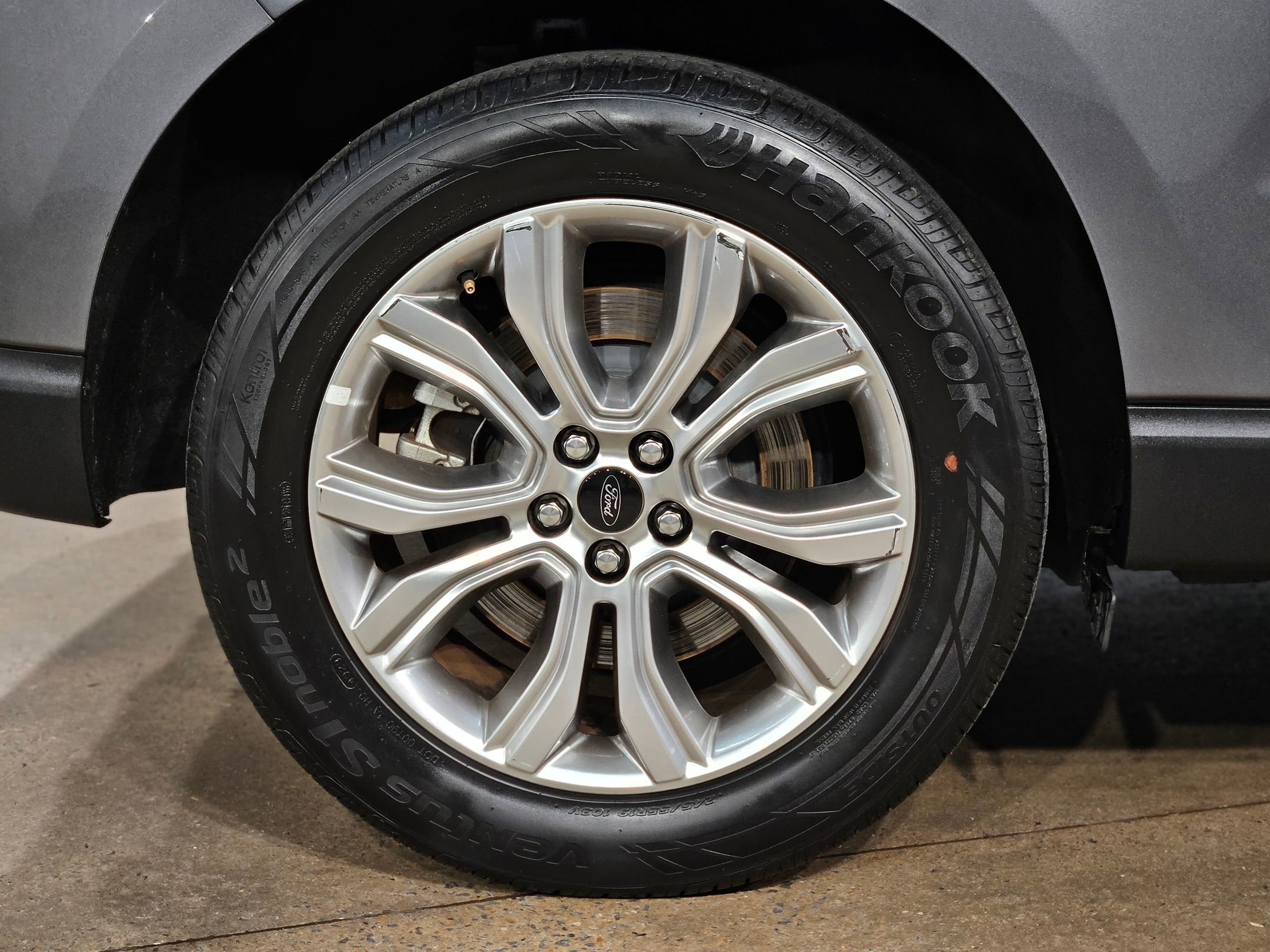 Used 2024 Ford Edge Titanium image 17