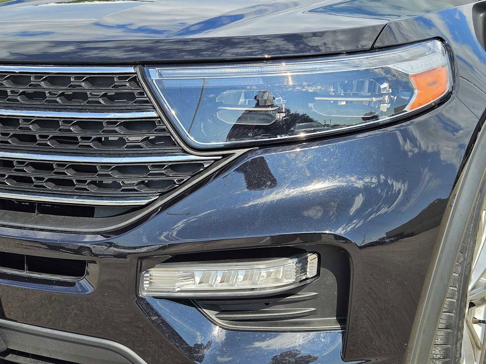 Used 2022 Ford Explorer XLT w/ Equipment Group 202A image 7