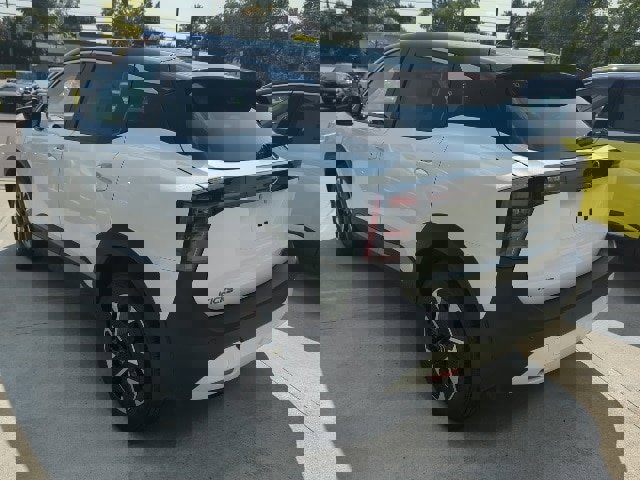 New 2025 Nissan Kicks SV image 4