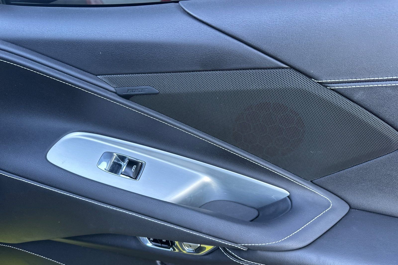 Used 2020 Chevrolet Corvette Stingray Coupe w/ Engine Appearance Package image 17