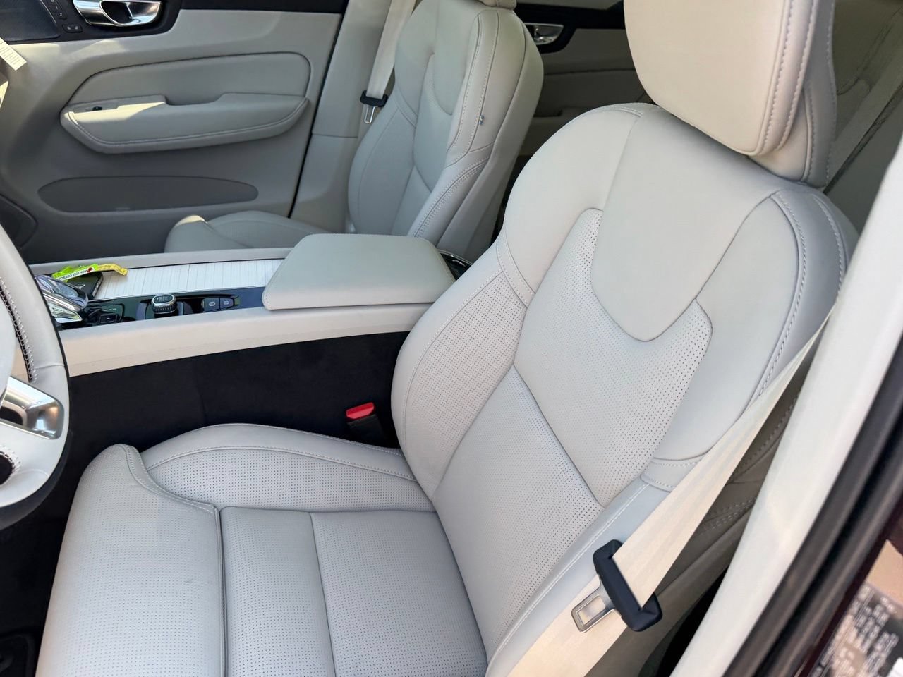 New 2027 Volvo XC60 B5 Ultra AWD/4WD image 17