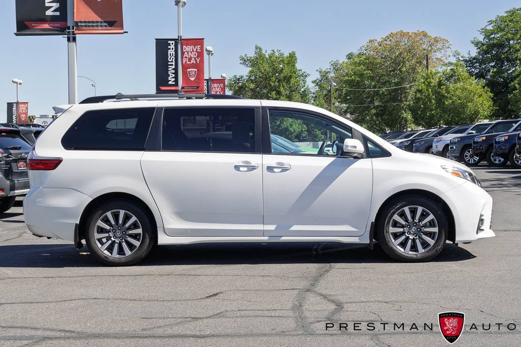 Used 2020 Toyota Sienna Limited FWD image 22