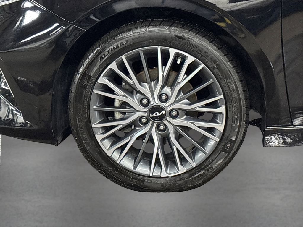 Certified 2023 Kia Forte GT-Line image 12