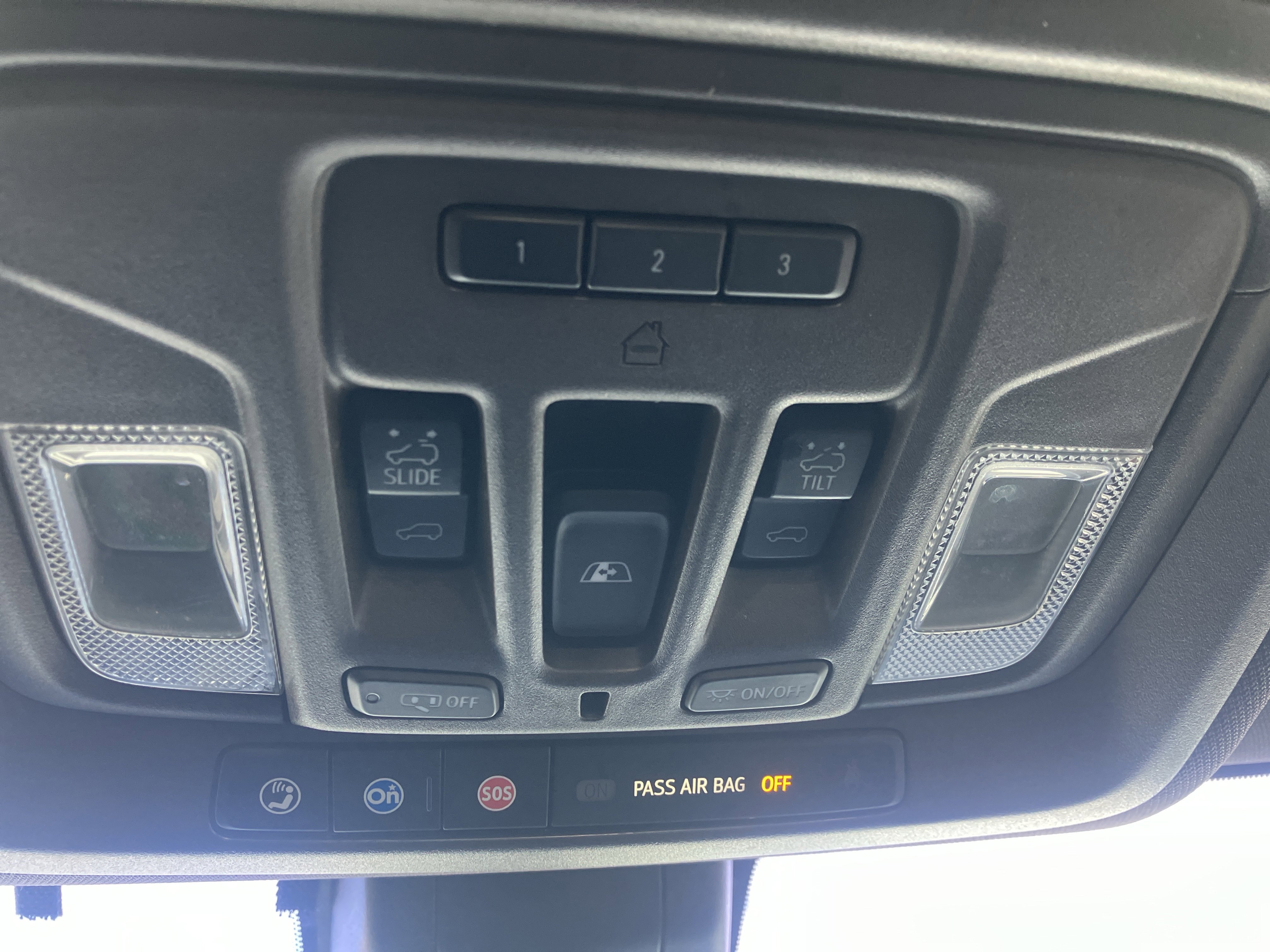 Used 2021 GMC Sierra 1500 SLT w/ SLT Premium Plus Package AWD/4WD image 32