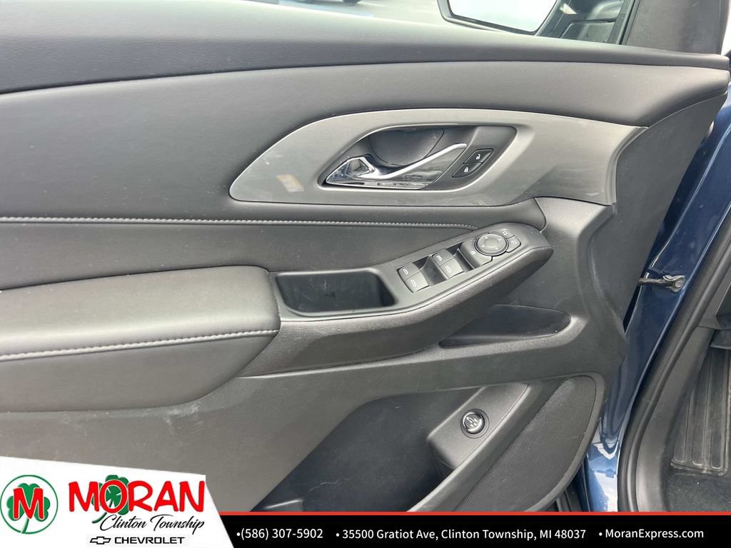 Certified 2023 Chevrolet Traverse LT FWD image 16