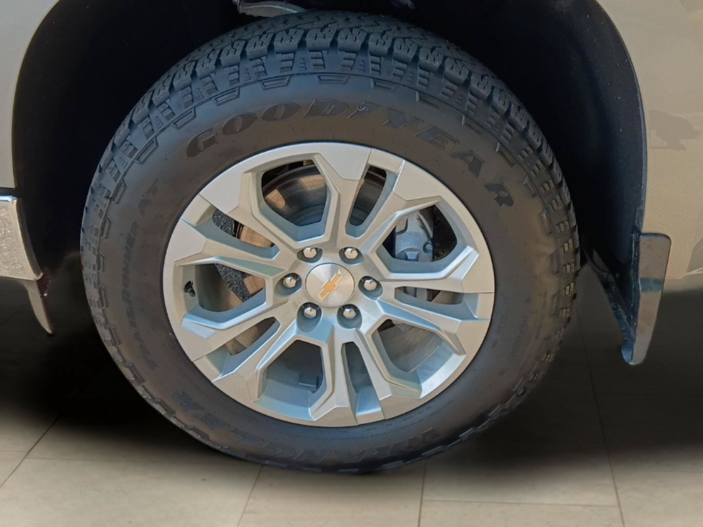 Used 2025 Chevrolet Silverado 1500 LTZ w/ Technology Package AWD/4WD image 10