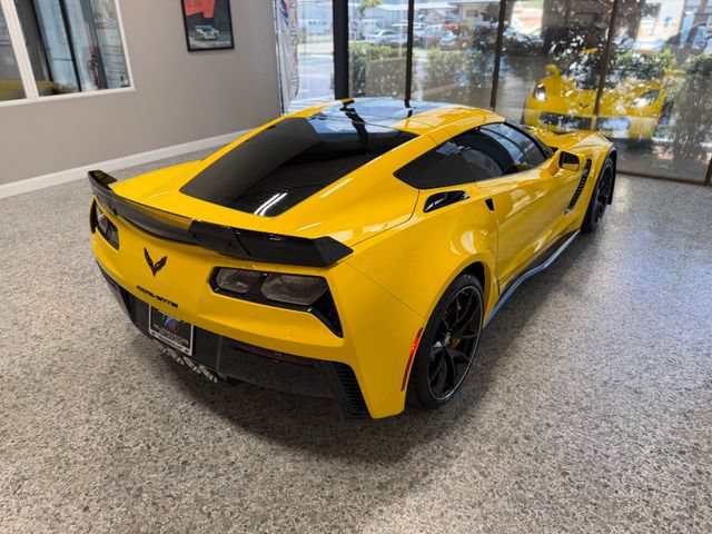 Used 2018 Chevrolet Corvette Z06 RWD image 6