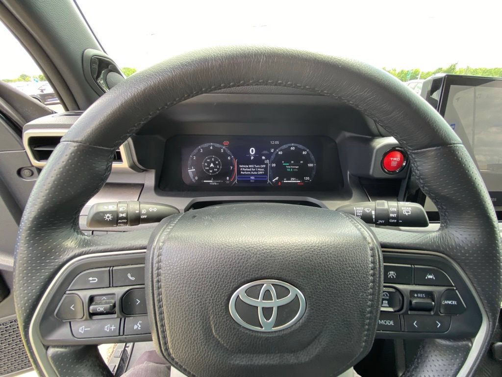 Used 2025 Toyota 4Runner TRD Off-Road Premium w/ Tow Technology Package AWD/4WD image 13