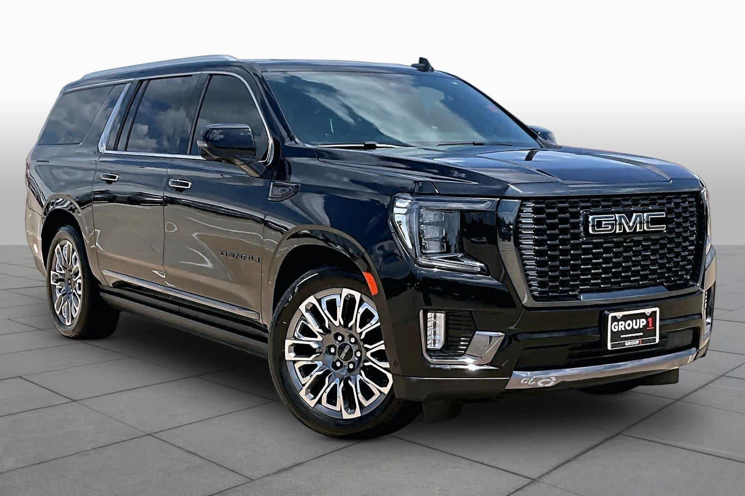 Used 2024 GMC Yukon XL Denali Ultimate AWD/4WD image 3