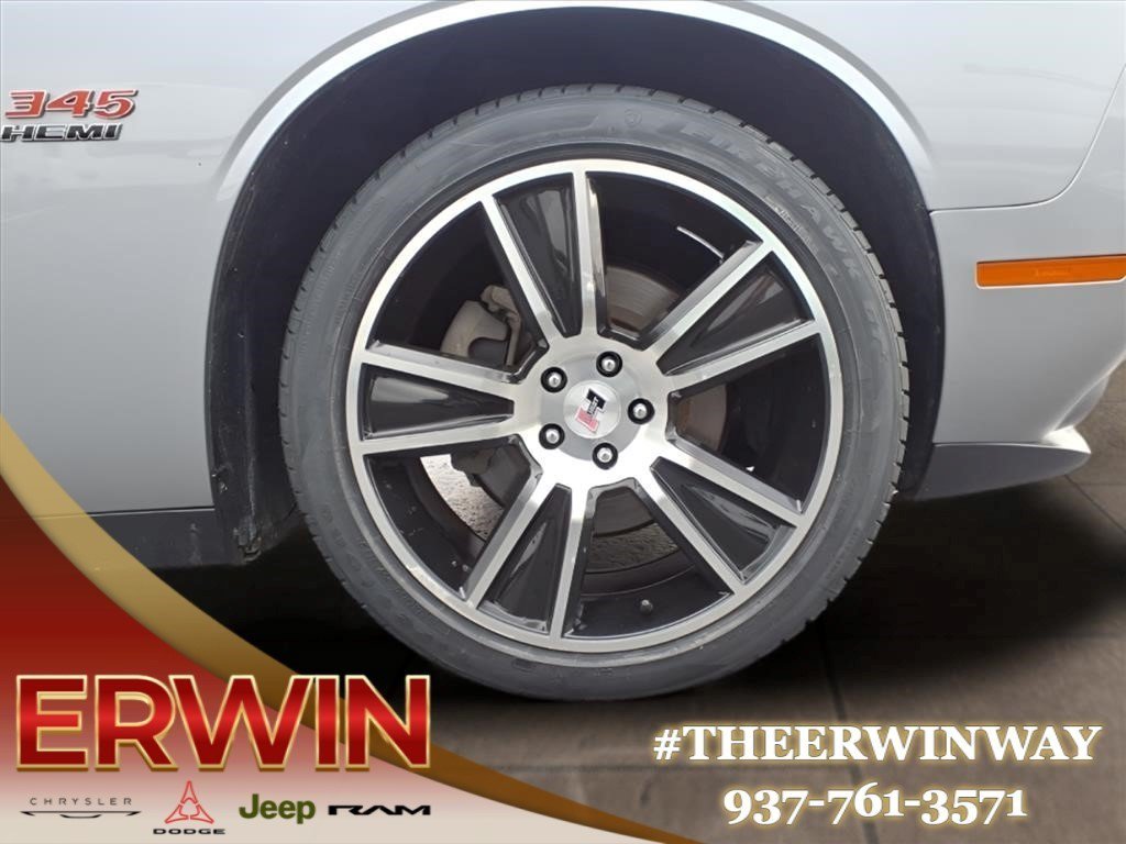 Used 2015 Dodge Challenger R/T Plus RWD image 9