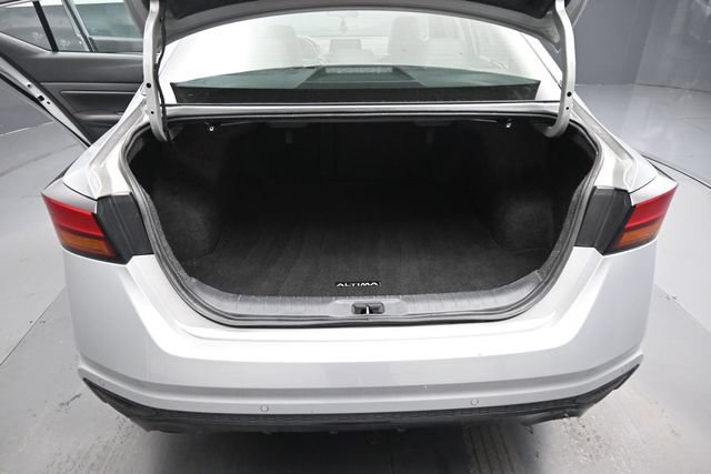 Used 2023 Nissan Altima 2.5 SR FWD image 13