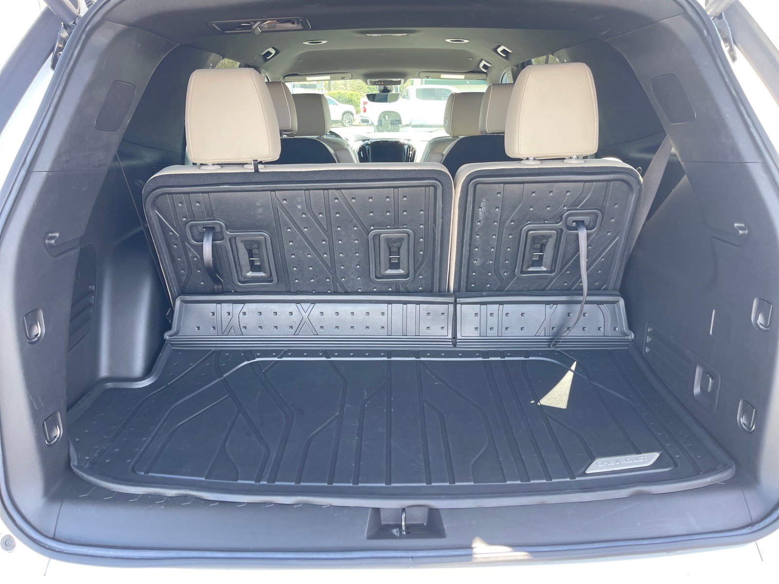 Used 2023 Chevrolet Traverse Premier FWD image 14