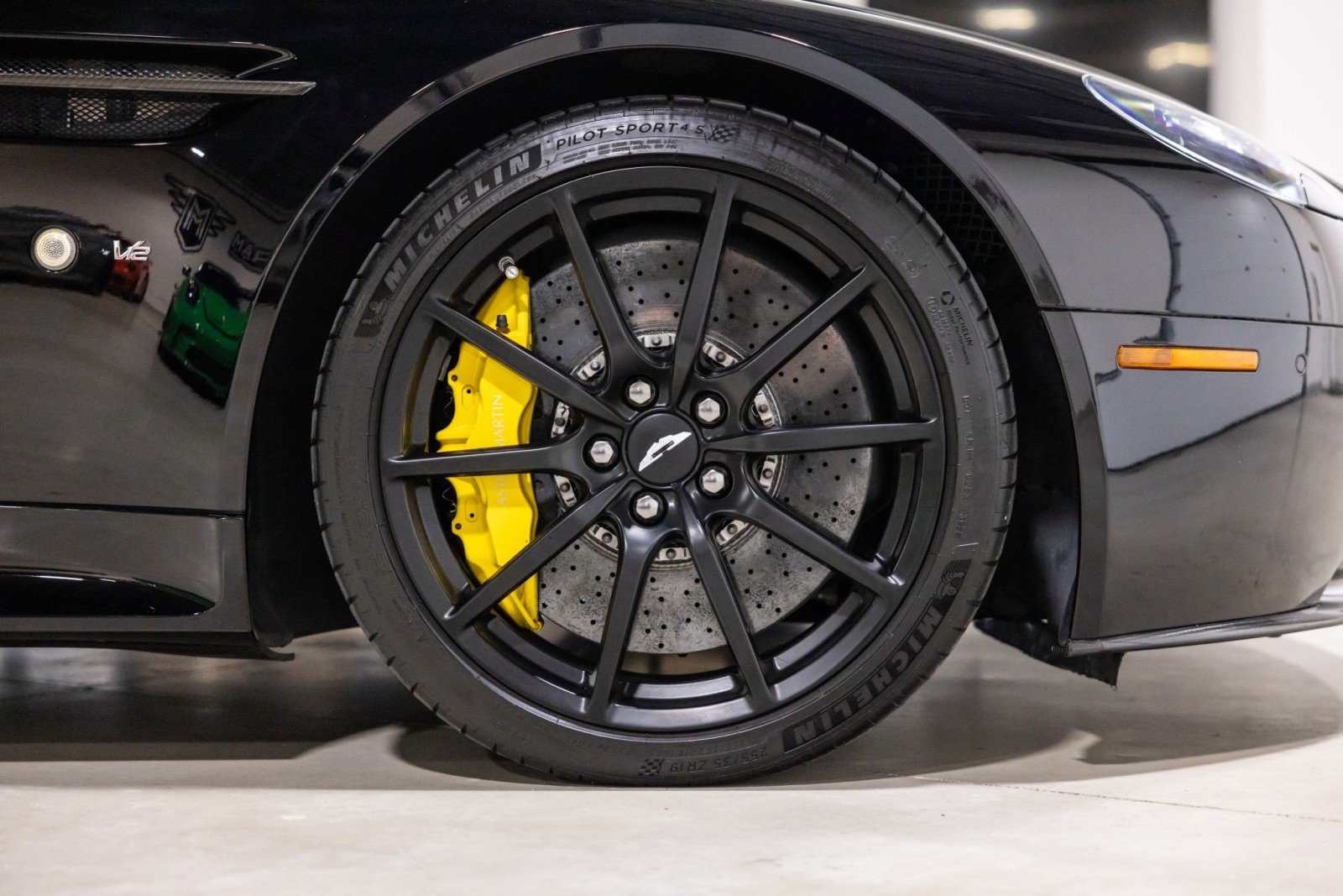 Used 2016 Aston Martin V12 Vantage S image 24