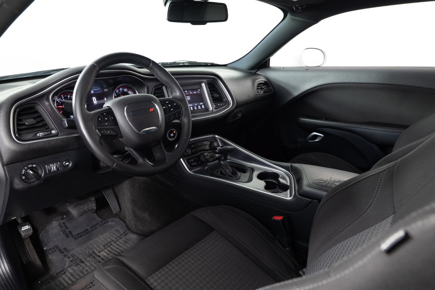 Used 2018 Dodge Challenger SXT RWD image 12