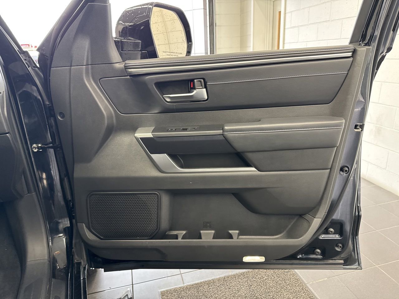 Used 2024 Toyota Tundra Platinum AWD/4WD image 57