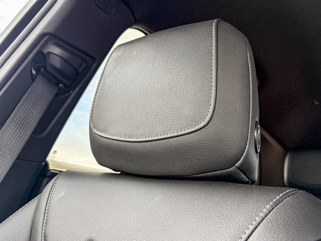 Certified 2023 Cadillac XT5 Luxury w/ LPO, Floor Liner Package FWD image 48
