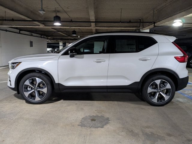 New 2026 Volvo XC40 B5 Plus w/ Climate Package AWD/4WD image 6