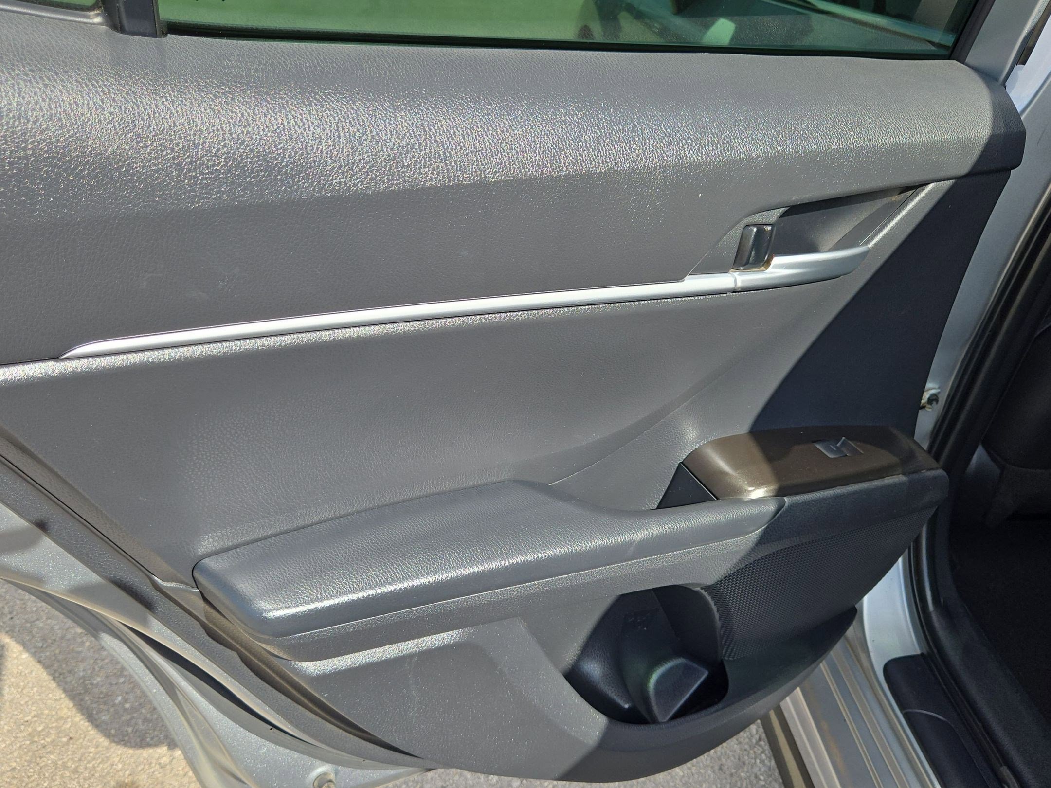 Used 2022 Toyota Camry SE image 14