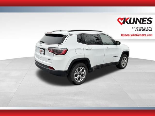 Used 2025 Jeep Compass Latitude image 4