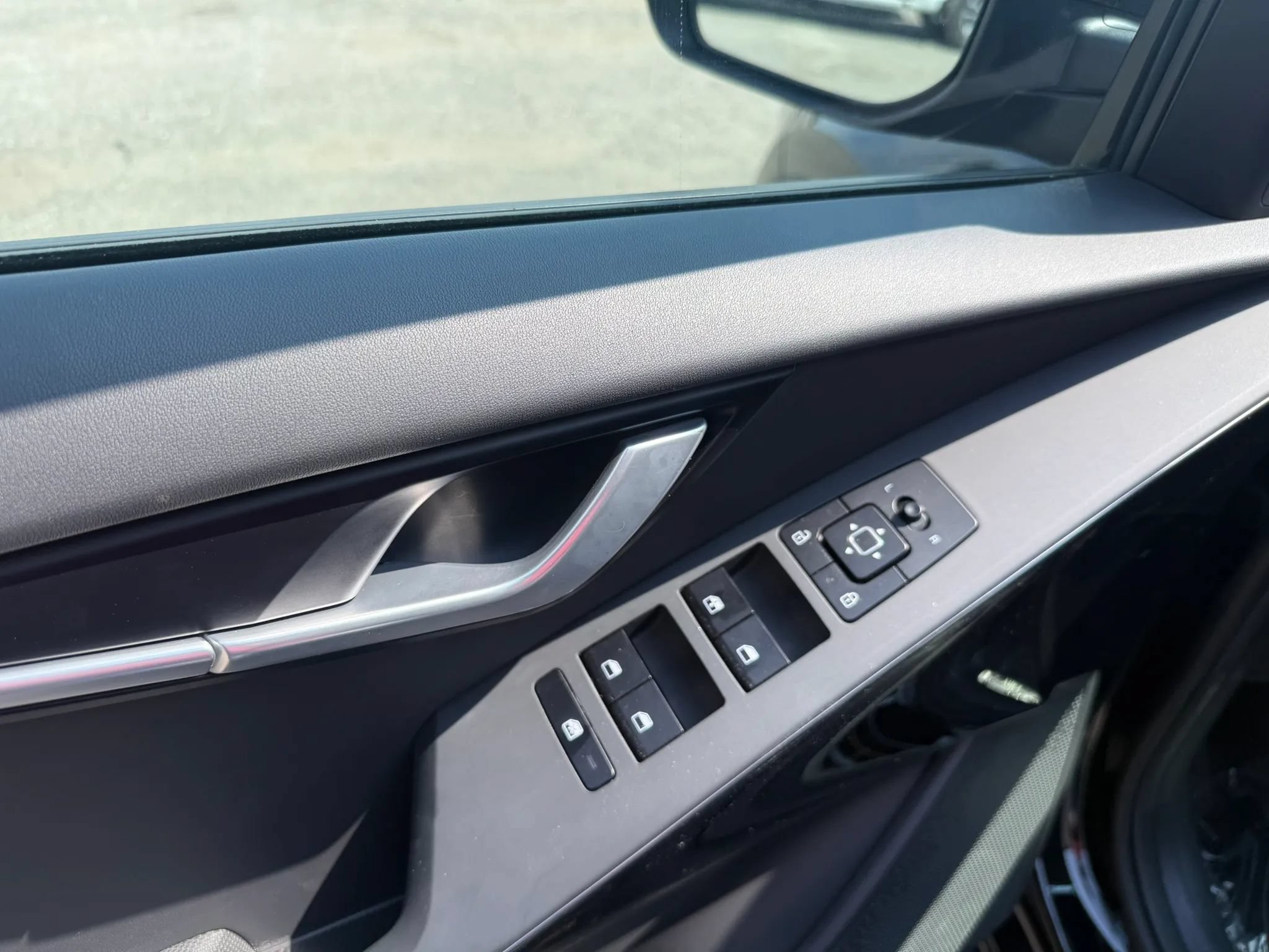 Used 2024 Kia Niro EX FWD image 17