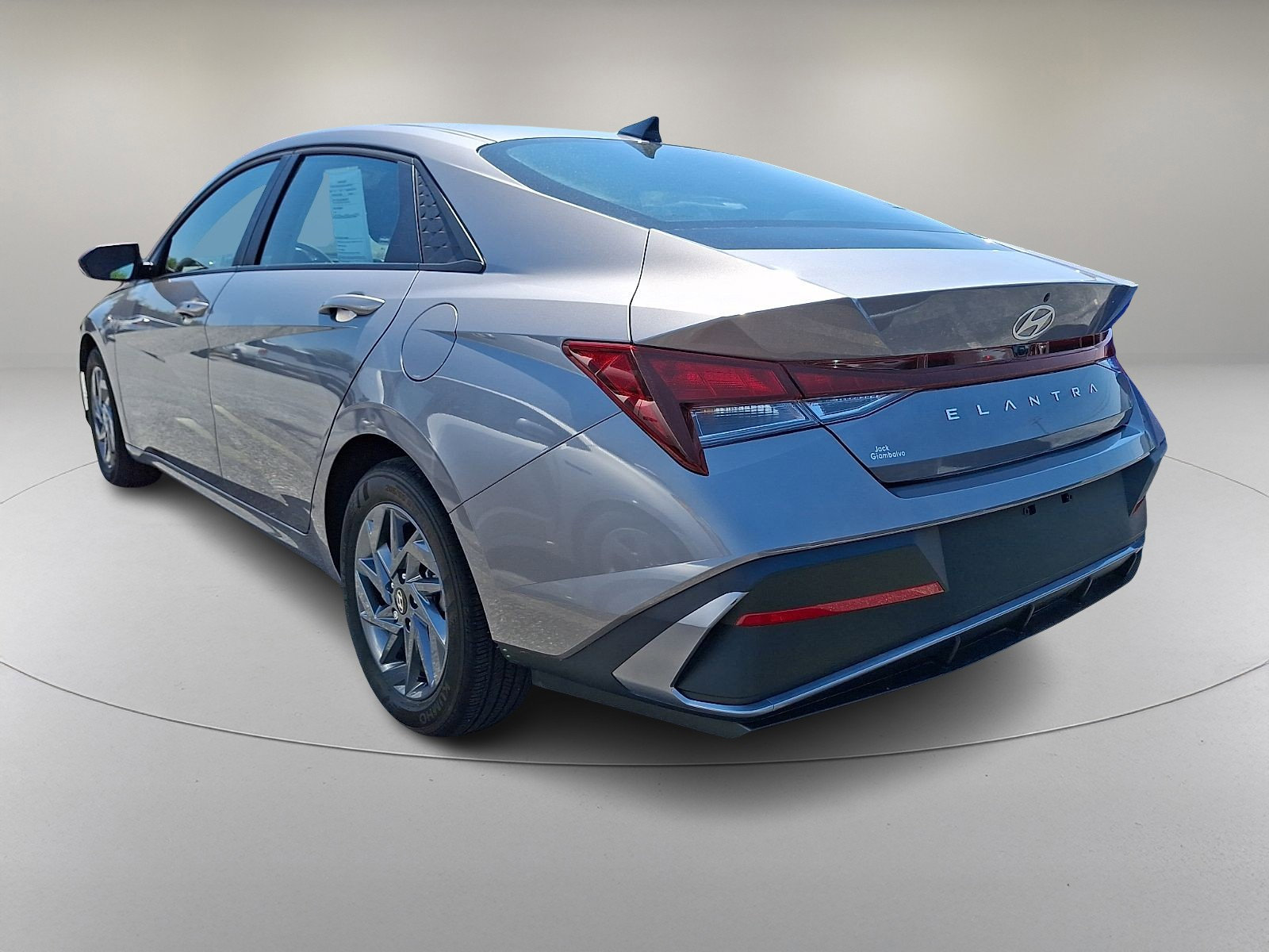 Used 2024 Hyundai Elantra SEL FWD image 6