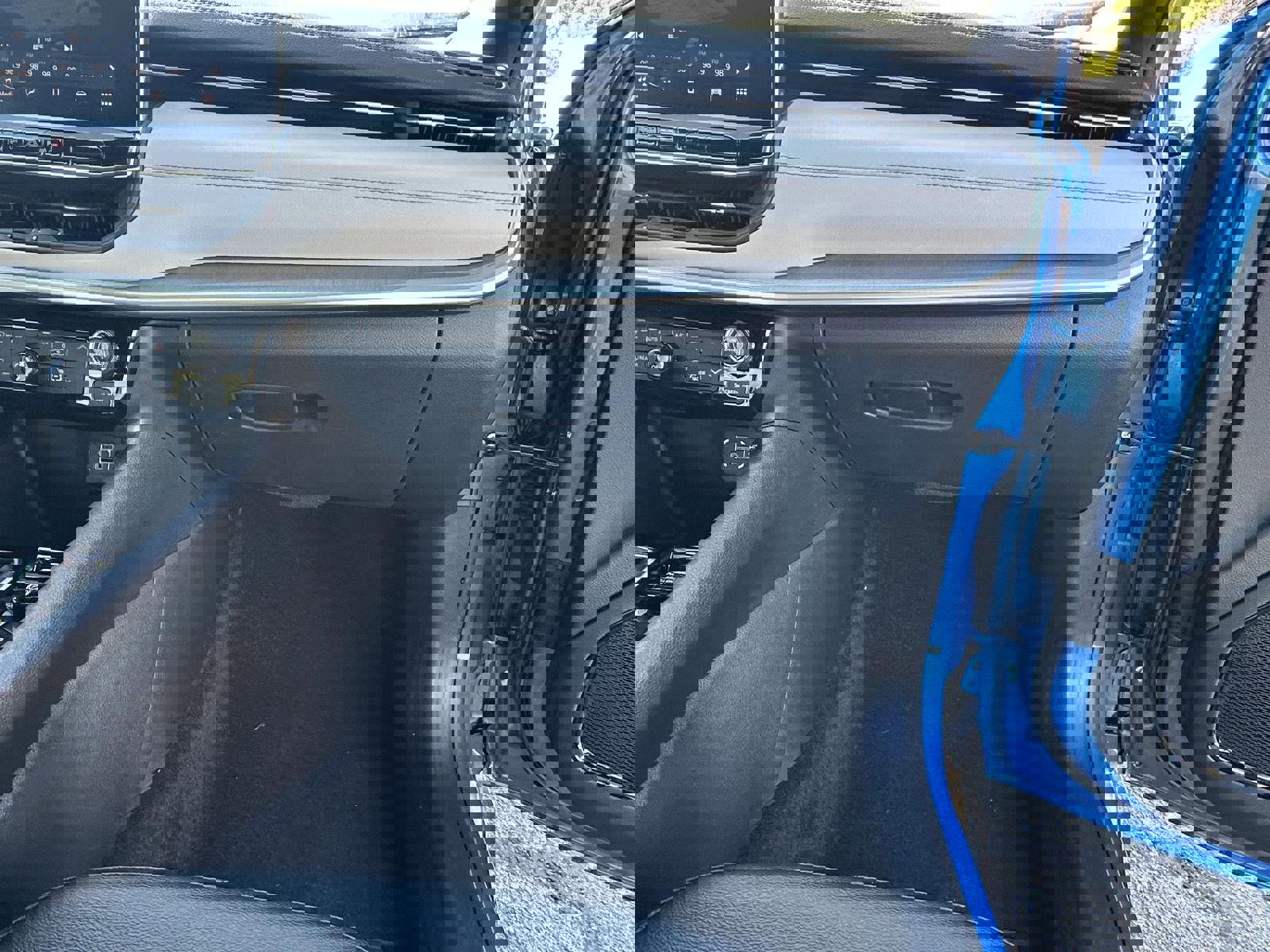 New 2026 Jeep Compass Limited image 43